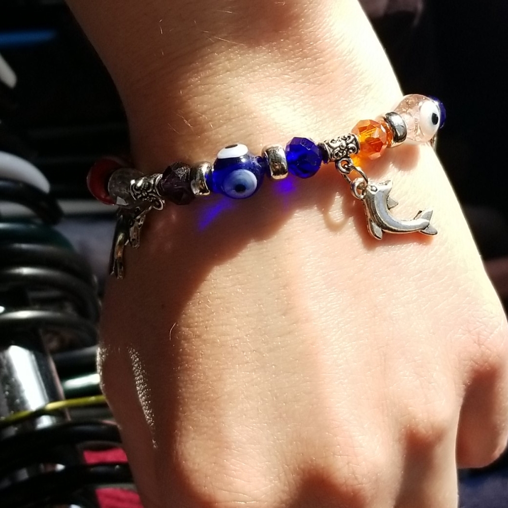 4 bracelets - costume jewelry - Picture 4 of 6
